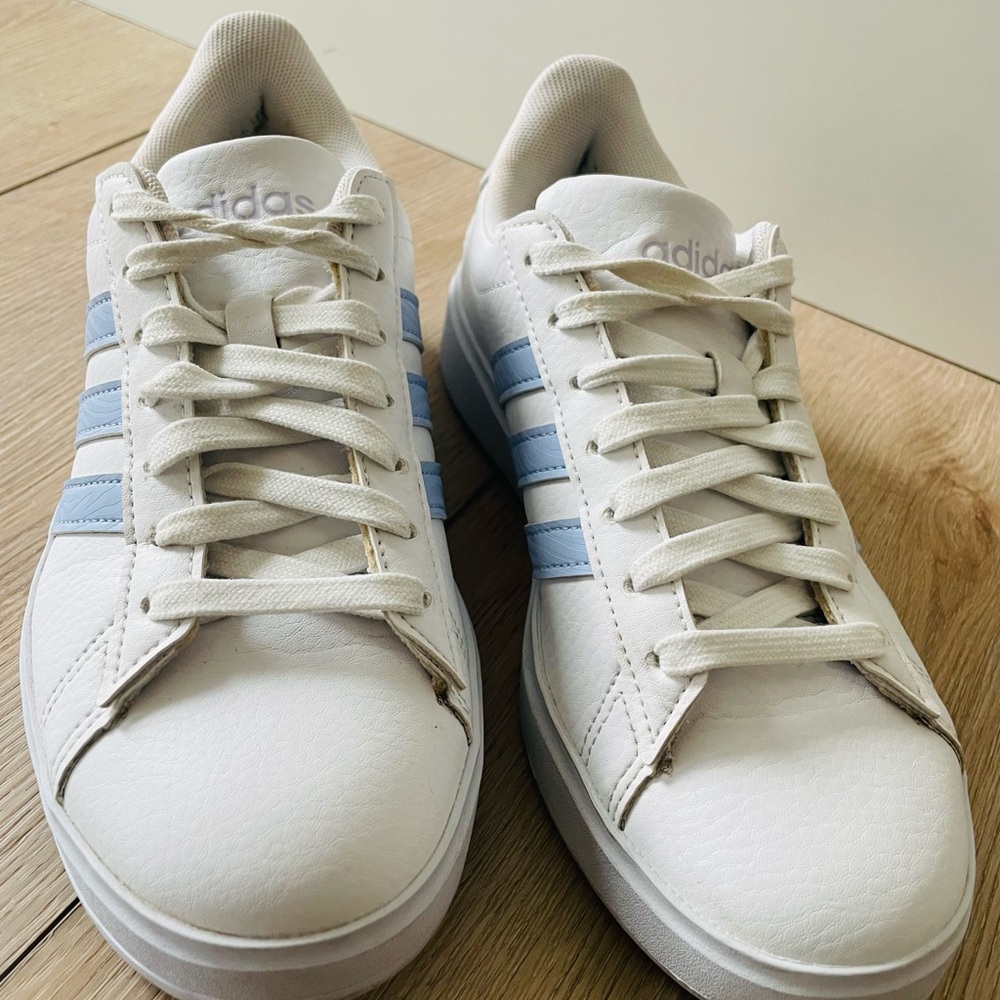 Adidas Classic Cloud Foam Baby Blue and White Leather Sneakers. - Picture 3 of 7